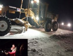 Mut'ta ara�lar�yla karl� ve buzlu yolda mahsur kalan 2 ki�i kurtar�ld�